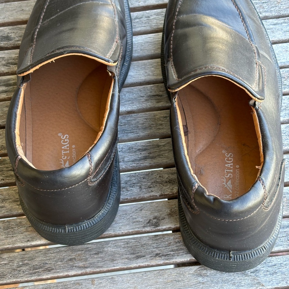 Deer Stags Men’s Brown Loafers EUC. Size 10.5 W